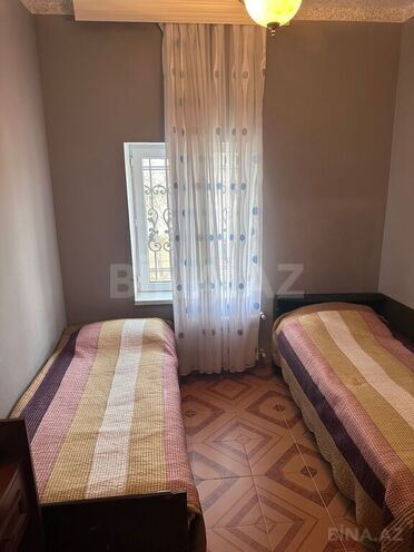 5 otaqlı həyət evi/bağ evi - Novxanı q. - 200 m² (27)