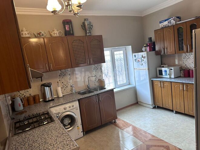 5 otaqlı həyət evi/bağ evi - Novxanı q. - 200 m² (12)