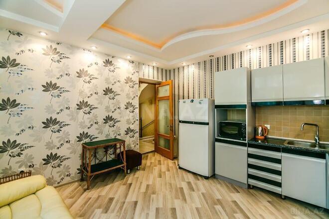 10 otaqlı həyət evi/bağ evi - Gənclik m. - 700 m² (22)