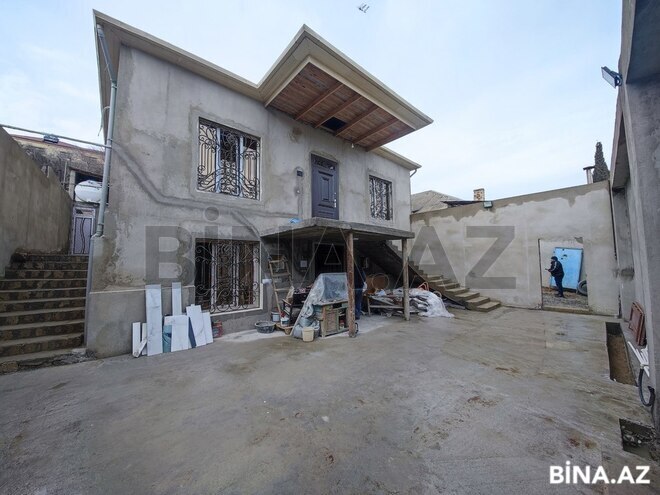 4 otaqlı həyət evi/bağ evi - Qaraçuxur q. - 155 m² (1)