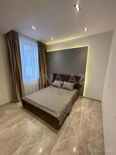 4 otaqlı həyət evi/bağ evi - Şüvəlan q. - 400 m² (16)