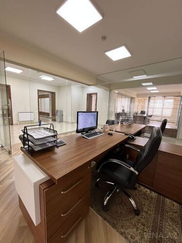 12 otaqlı ofis - Elmlər Akademiyası m. - 400 m² (1)