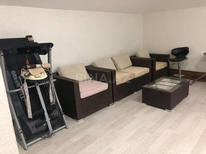 5 otaqlı həyət evi/bağ evi - Novxanı q. - 300 m² (21)