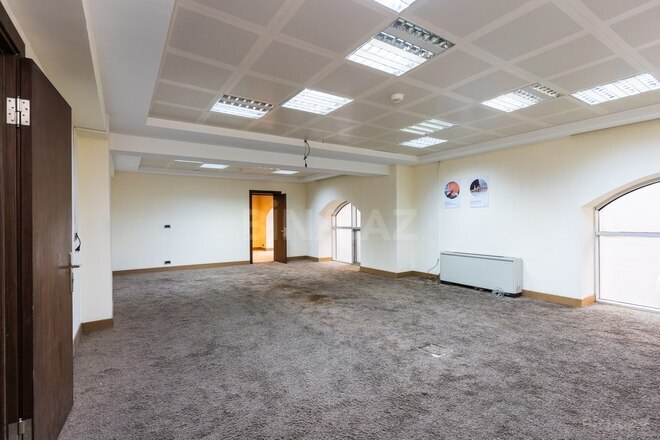 6 otaqlı ofis - Gənclik m. - 910 m² (4)