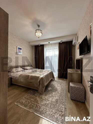 4 otaqlı həyət evi/bağ evi - Şüvəlan q. - 240 m² (19)