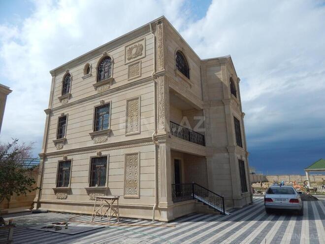 8-комн. дом/дача - пос. Новханы - 600 м² (1)