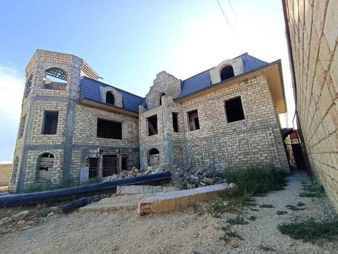 10 otaqlı həyət evi/bağ evi - Sabunçu q. - 1200 m² (2)