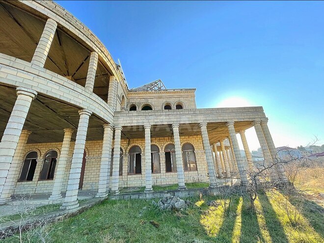 10 otaqlı həyət evi/bağ evi - Novxanı q. - 1208 m² (2)