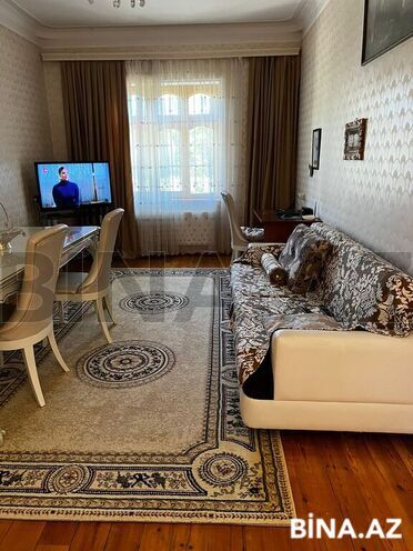 6 otaqlı həyət evi/bağ evi - Novxanı q. - 240 m² (13)