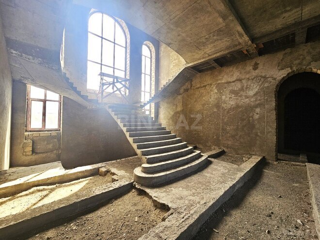 10 otaqlı həyət evi/bağ evi - Ağ şəhər q. - 1000 m² (10)