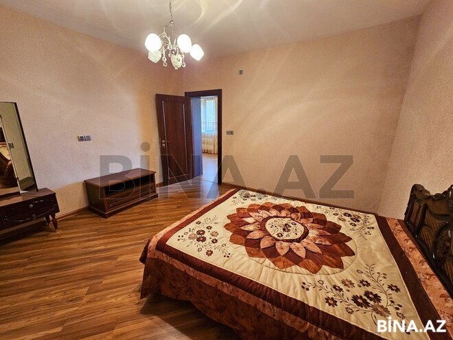 6 otaqlı həyət evi/bağ evi - Novxanı q. - 300 m² (18)