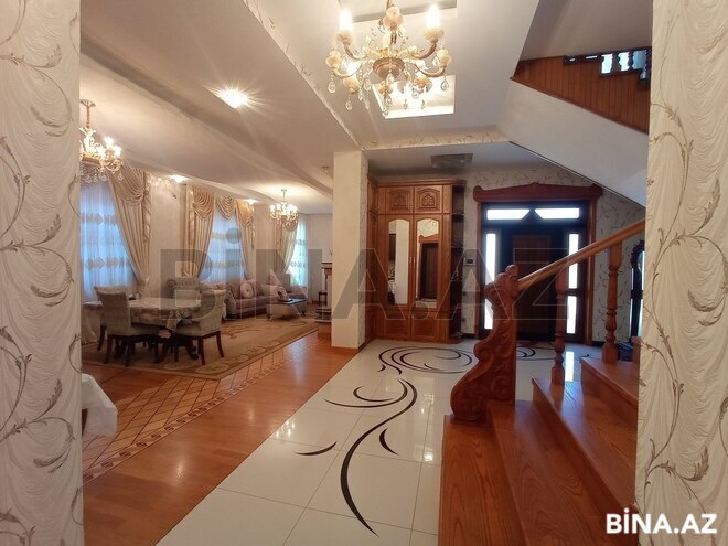 8 otaqlı həyət evi/bağ evi - Novxanı q. - 235 m² (1)