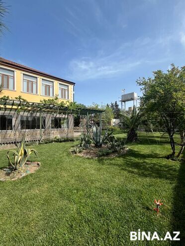 10 otaqlı həyət evi/bağ evi - Şüvəlan q. - 355 m² (5)
