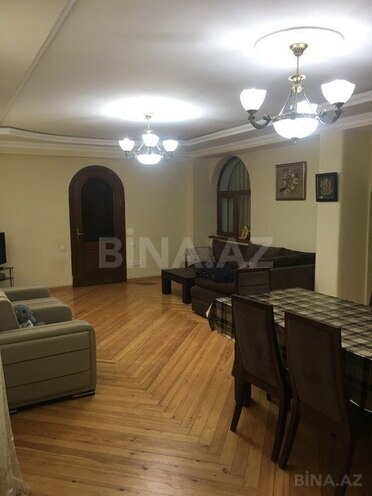 7 otaqlı həyət evi/bağ evi - Novxanı q. - 540 m² (18)