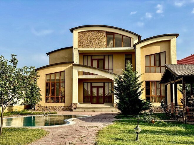5 otaqlı həyət evi/bağ evi - Novxanı q. - 450 m² (1)