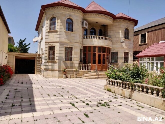 8 otaqlı həyət evi/bağ evi - Qaraçuxur q. - 260 m² (1)