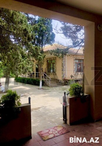 6 otaqlı həyət evi/bağ evi - Şüvəlan q. - 220 m² (24)