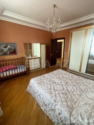 6 otaqlı həyət evi/bağ evi - Saray q. - 250 m² (19)