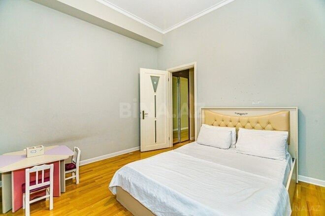 4 otaqlı yeni tikili - 28 May m. - 180 m² (22)