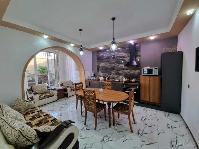5 otaqlı həyət evi/bağ evi - Novxanı q. - 600 m² (20)