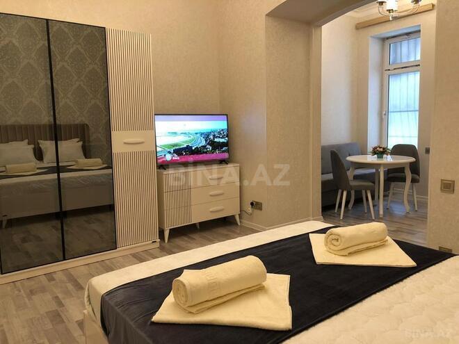 Сдаётся 1-комн. вторичка 45 м², м. Ичеришехер, photo 1 from 20