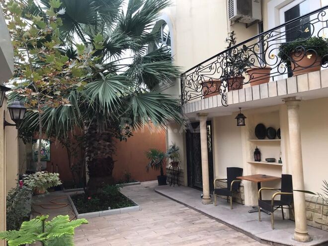14 otaqlı həyət evi/bağ evi - Gənclik m. - 580 m² (1)