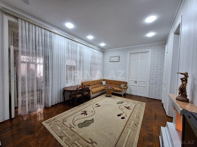 Satılır 6 otaqlı köhnə tikili 200 m², 28 May m., photo 10 from 32