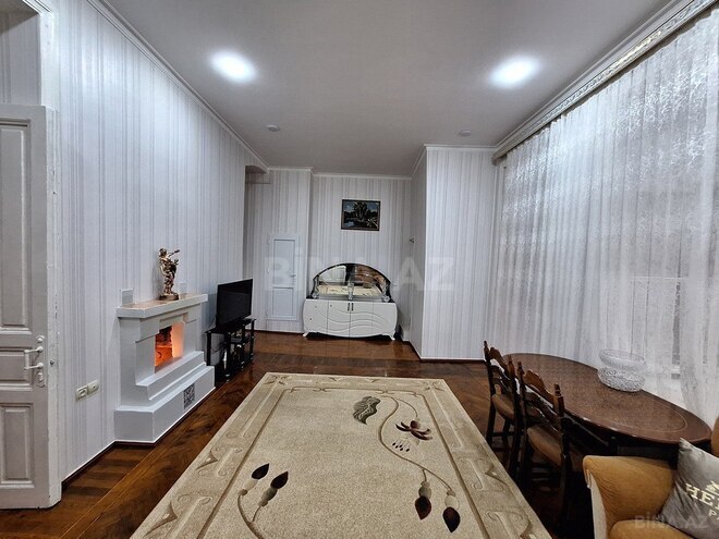 Satılır 6 otaqlı köhnə tikili 200 m², 28 May m., photo 9 from 32