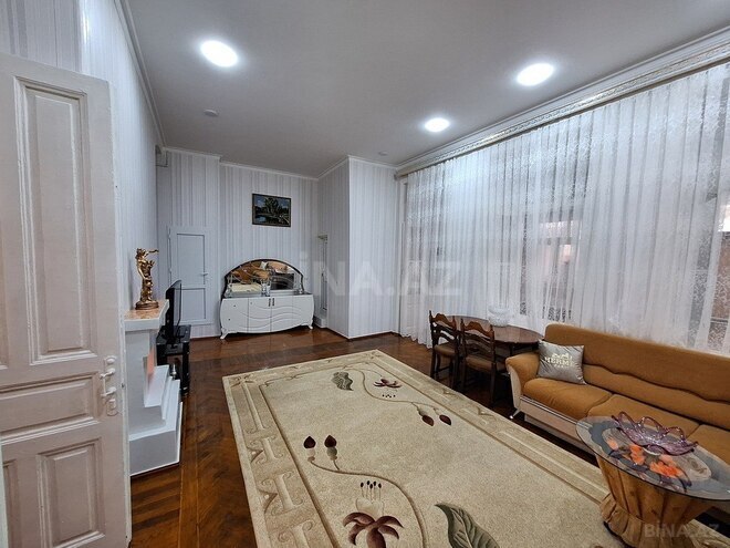 Satılır 6 otaqlı köhnə tikili 200 m², 28 May m., photo 11 from 32