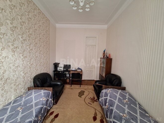 Satılır 6 otaqlı köhnə tikili 200 m², 28 May m., photo 16 from 32