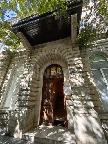 Продаётся 4-комн. вторичка 130 м², м. Сахил, photo 3 from 31