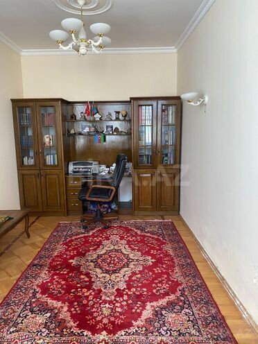 6 otaqlı həyət evi/bağ evi - Novxanı q. - 600 m² (9)