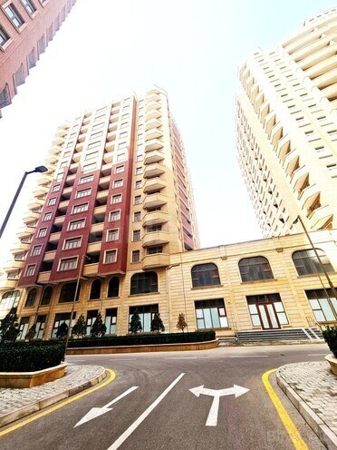 Satılır 4 otaqlı yeni tikili 185 m², 28 May m., photo 3 from 12