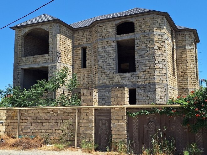 6 otaqlı həyət evi/bağ evi - Badamdar q. - 400 m² (1)