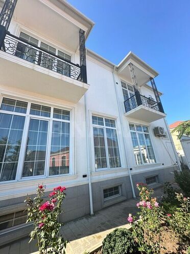 Satılır 7 otaqlı həyət evi/bağ evi 330 m², Badamdar q., photo 1 from 32