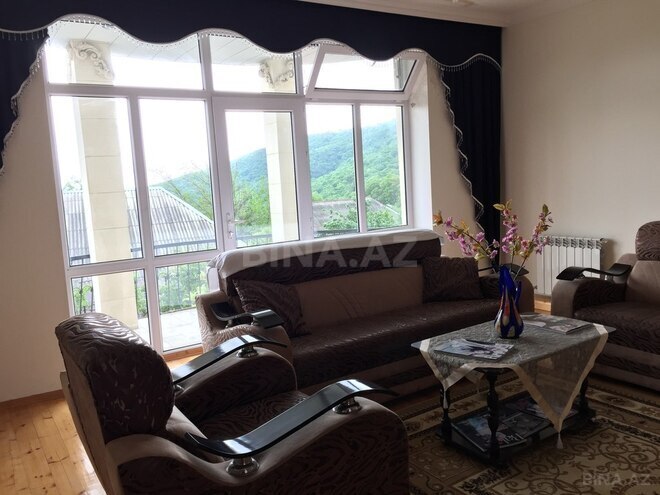 5 otaqlı həyət evi/bağ evi - Oğuz - 241 m² (11)