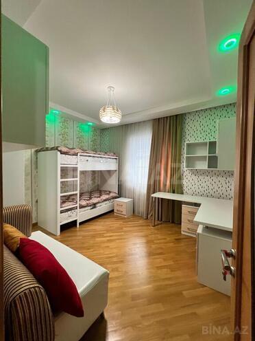 4 otaqlı həyət evi/bağ evi - Qaraçuxur q. - 190 m² (21)