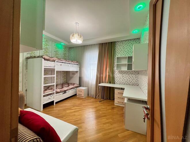 4 otaqlı həyət evi/bağ evi - Qaraçuxur q. - 190 m² (22)