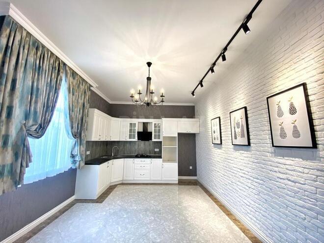 6 otaqlı həyət evi/bağ evi - Şüvəlan q. - 240 m² (24)