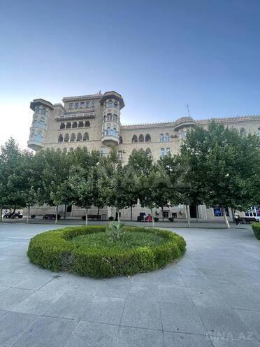 3 otaqlı köhnə tikili - Səbail r. - 130 m² (1)