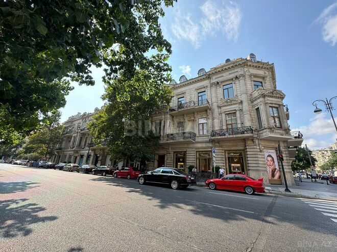 6-комн. вторичка - м. Сахил - 220 м² (2)