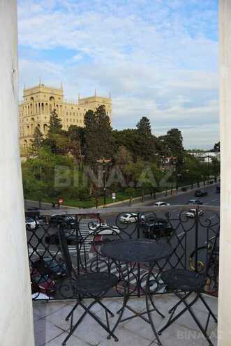 Продаётся 6-комн. вторичка 250 м², м. Сахил, photo 4 from 23