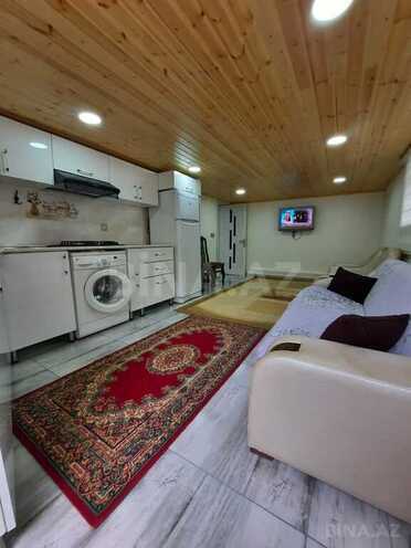 6 otaqlı həyət evi/bağ evi - Novxanı q. - 200 m² (3)