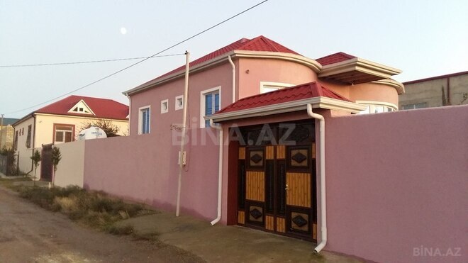 6 otaqlı həyət evi/bağ evi - Novxanı q. - 200 m² (1)