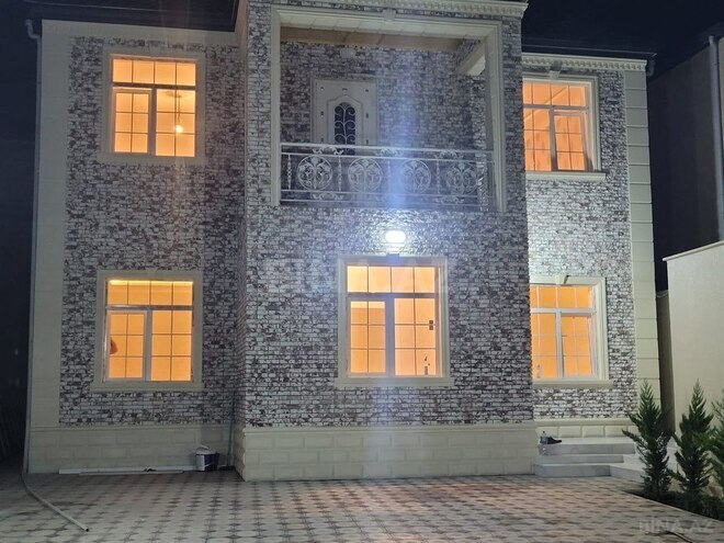 6 otaqlı həyət evi/bağ evi - Bakıxanov q. - 240 m² (1)