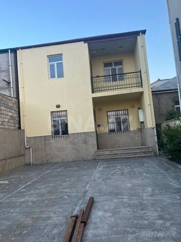 4 otaqlı həyət evi/bağ evi - Qaraçuxur q. - 200 m² (1)