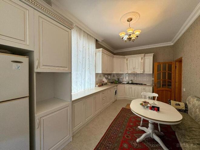 6 otaqlı həyət evi/bağ evi - Novxanı q. - 360 m² (14)