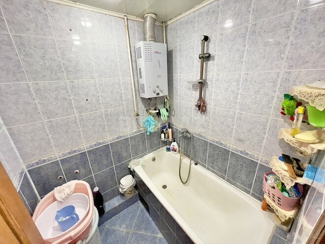 Satılır 4 otaqlı köhnə tikili 100 m², Qara Qarayev m., photo 13 from 23