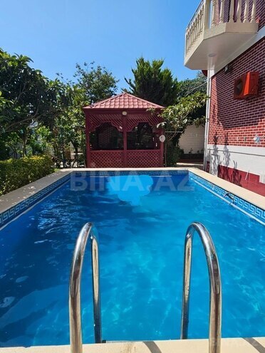 10 otaqlı həyət evi/bağ evi - Həzi Aslanov q. - 500 m² (1)