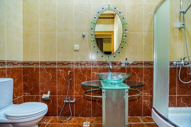 İcarəyə verilir 5 otaqlı köhnə tikili 275 m², 28 May m., photo 4 from 29